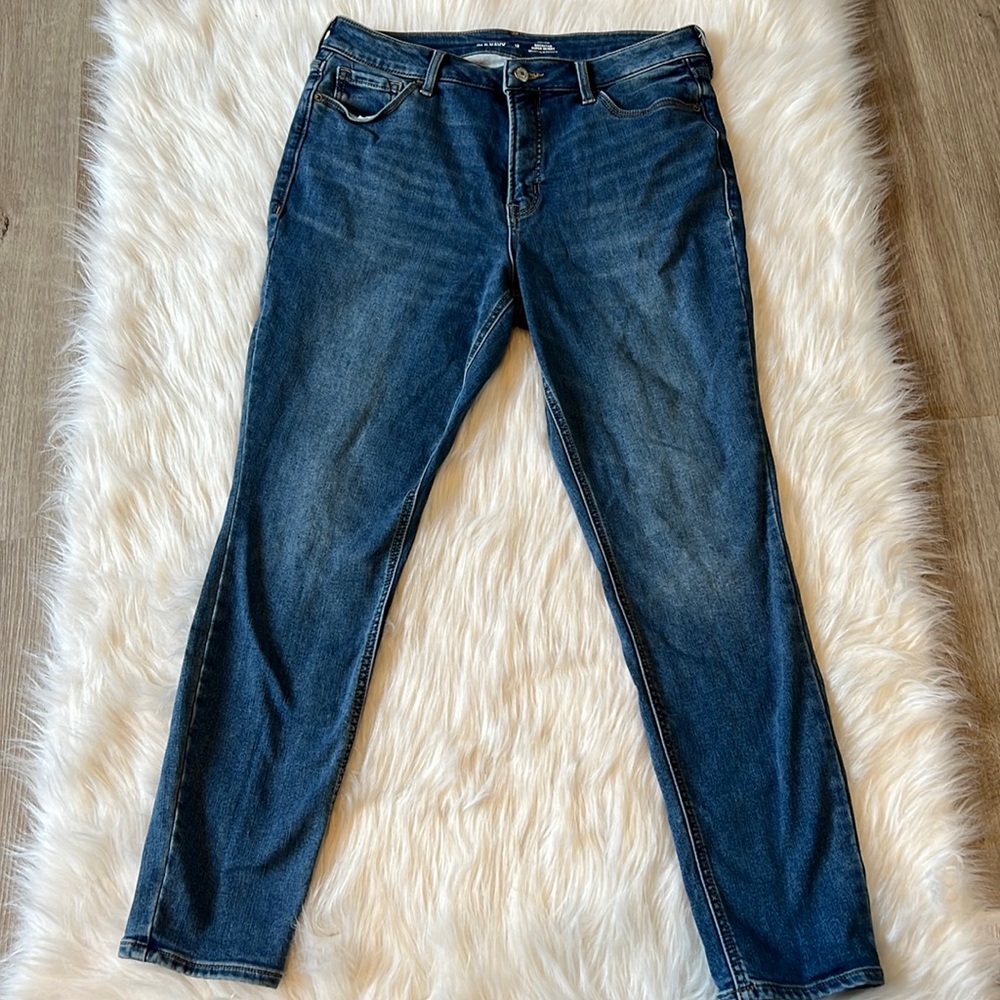 Old Navy High Rise Rockstar Super Skinny Jeans